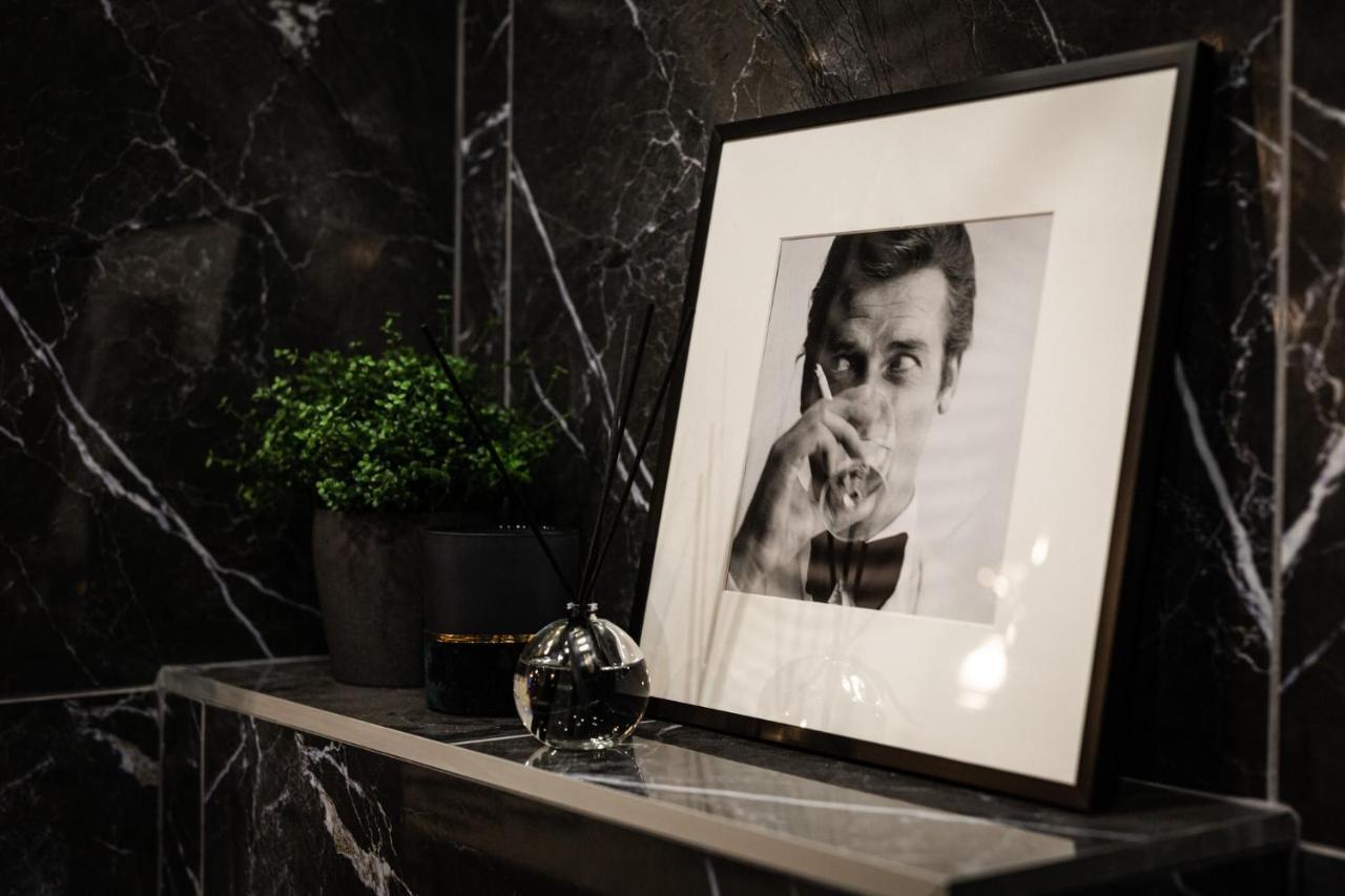 Brand New James Bond City Center Вилнюс Екстериор снимка